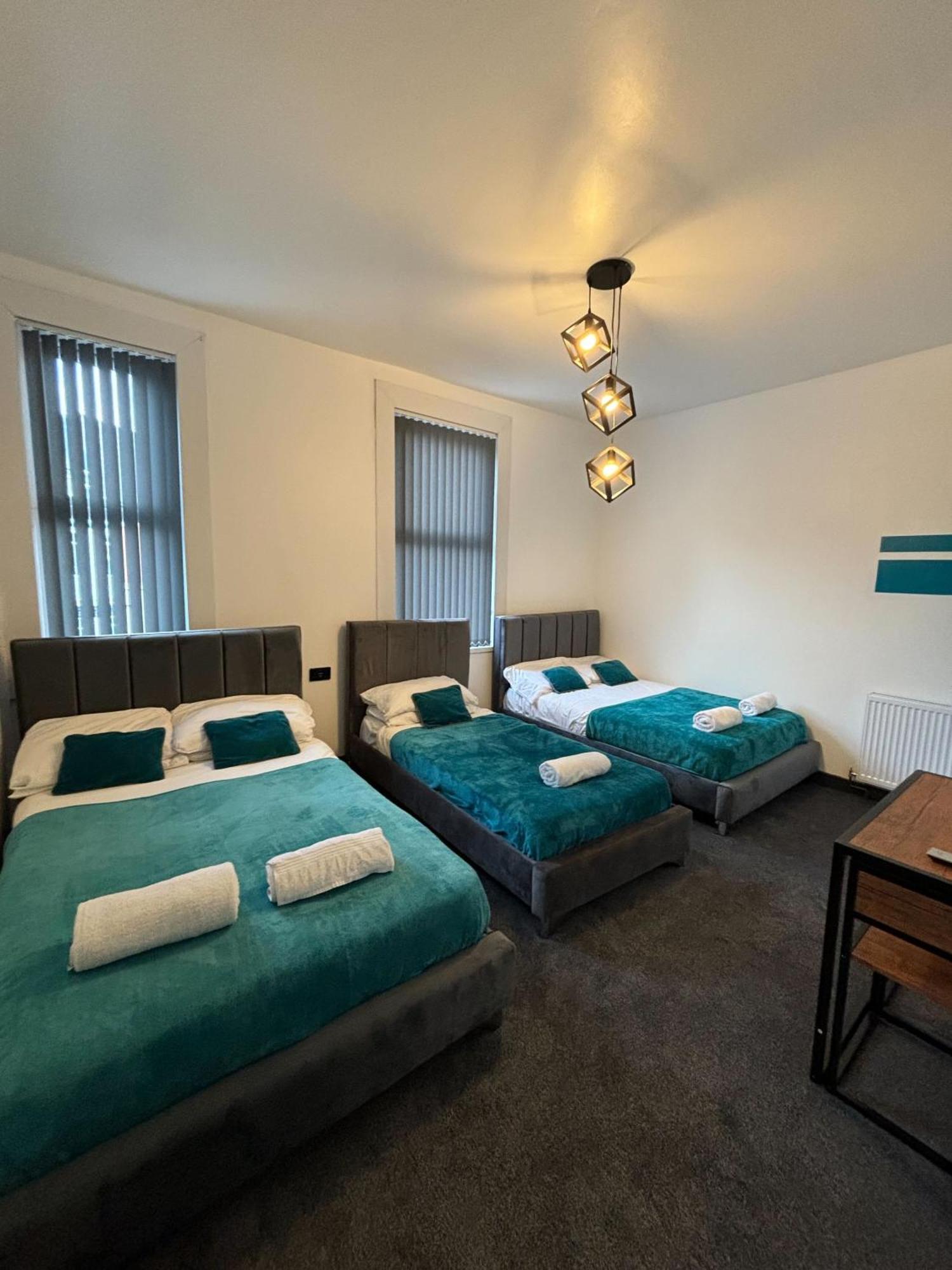 Tudors Esuites Spacious 4 Bedroom House Holiday home