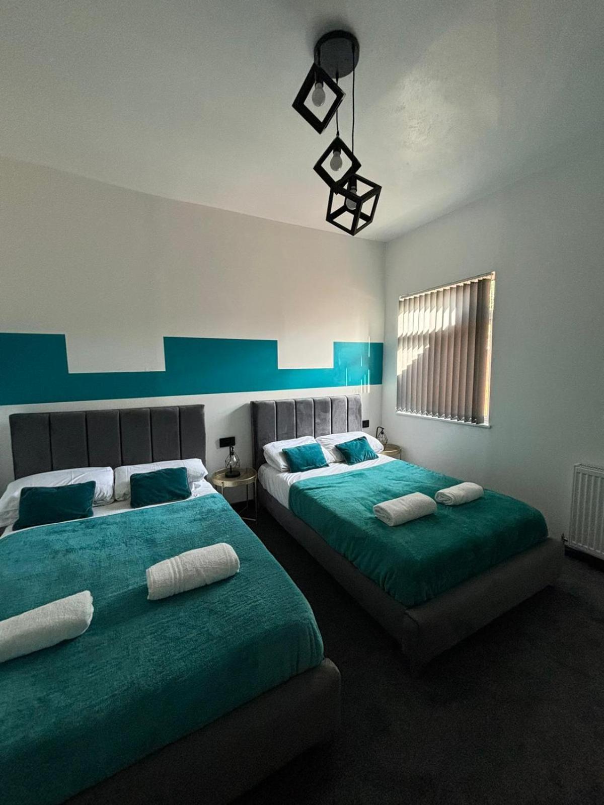 Tudors Esuites Spacious 4 Bedroom House Holiday home