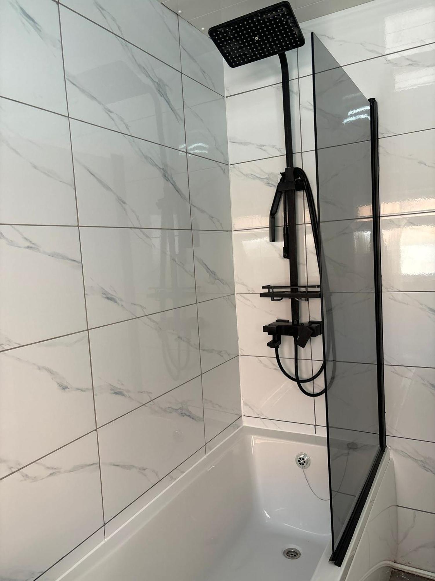 Tudors Esuites Spacious 4 Bedroom House Birmingham